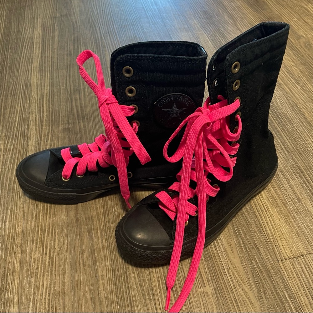 Converse Women's Black High top Sneakers with Pink Laces size W6.5